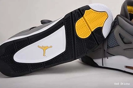 4 (2019) 945 GREY Minimalist 308497- - JORDAN RETRO COOL 564 0617